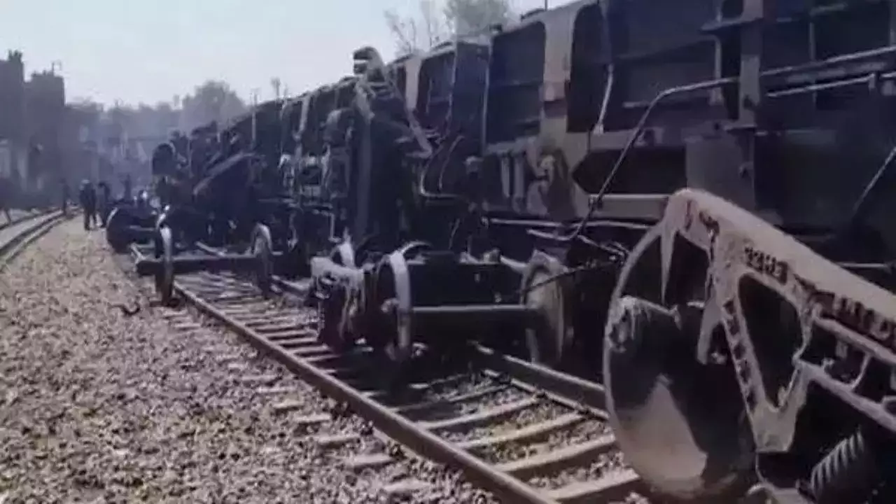 Uttar Pradesh Four coaches of Army special train derailed in Gorakhpur, rail traffic affected for a few hours